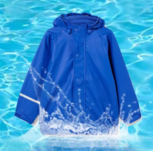 Chaqueta para la lluvia a prueba de viento y impermeable de PU poliéster para niños para los estudiantes que viajan en campamento